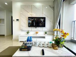 2 Bedroom, 2 Bathroom Apartment - Vinhomes DCapitale