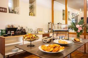 Hotels Logis Hotel et Restaurant La Bombardiere : photos des chambres