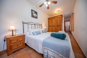 Casa Cala LLonga Quiet family house 850m from the beach