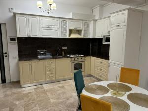 MELIA 5, elegant seaside apartment