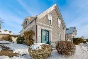 1855 Captain Shute's Harbor House - Northport