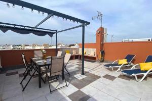 Appartment with equipped solarium barbecue and swimming pool