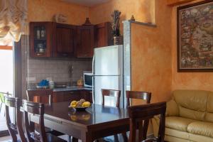 Villa Chloe, Wenige Km Von Cagliari Entfernt, Mit Privatem Pool, Garten, Rasen,