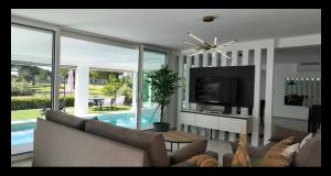 Logement de Prestige avec piscine Vue sur le Golf de la Grande Motte