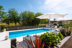Ferienwohnung Mala 3 Mit Pool Und Whirlpool