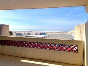 Appartement T2 avec Terrasse et Parking - Vue Océan - FR-1-379-172