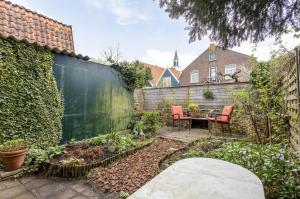 Boutique Canal house t Jannetje - historical and cozy