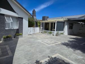 Hartenbos Breakaway - LightHouse Cottage