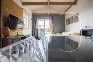 Monaco Border - Buddha House - 博索莱伊