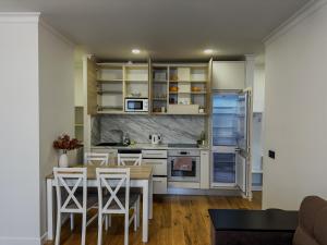 One Bedroom Promenade Apartment