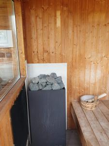 Luxuriöses Ferienhaus Mit Sauna Und Kamin Für 6 Personen Mit Großem Garten In Südlage,