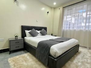 Naka Executive Suites With Balcony, Amazing View of Lake Nakuru, GYM