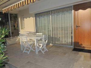 F2 3* avec Parking et Terrasse, Face à lÉtang de Thau, Proche Thermal, Tout Équipé - FR-1-571-10