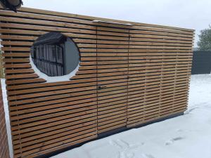 Stay Comfortably In Scenic Surroundings