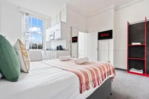 Comfy and Relaxing space in Dudley with Parking - 提普顿