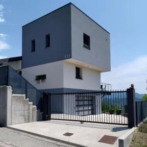 Modernes Ferienhaus Mit Pool Und 360 Grad Blick - Lusevera