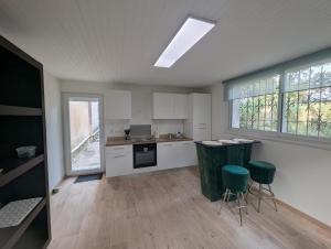 Superbe T2 neuf - 5min du centre au calme avec vue sur prairie