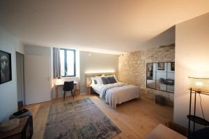 Maisons de vacances Domaine a proximite de Chinon avec piscine, billard, petanque, jeux pour enfants : photos des chambres