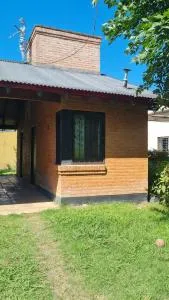 Habitación pequeña independiente con baño - Olivera