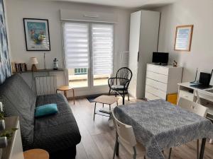 Studio avec grand balcon Marin