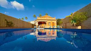 Charmantes Ferienhaus Mit Grill Und Schwimmingpool - 4hvězdičkové hotely ve městě Alhaurín el Grande