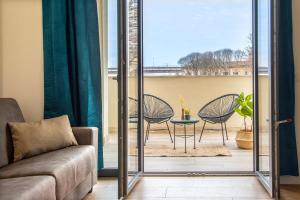 Urban Oasis with Terrace & free Parking, int11