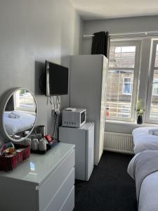 Economy Triple Room room in Harbourside Hotel