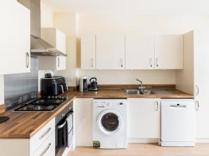 Pass the Keys Lovely 2 Bed in Leamington Spa with Parking