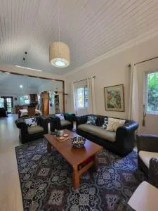 Casa Vien -Serene 2-Bedroom Eco Cottage with Private Beach Access - Boscobel