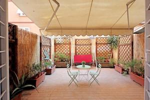 La Dolce Vita - Vatican Studio with Large Terrace