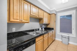 Laguna Bella C4 by Vacation Homes Collection