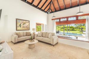 Bungallow with 3BR pool and bbq in Green Village