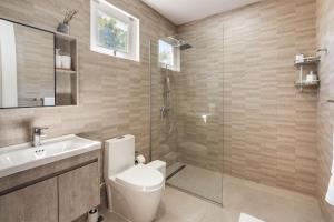 Bungallow with 3BR pool and bbq in Green Village