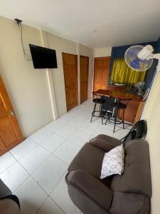 Apartamento Nuevo amueblado La Paz #1 Quepos