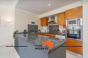 #284 Vista das Ondas by Home Holidays