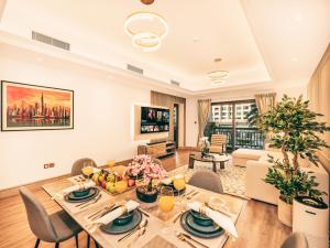 New Fairmont Residence Private Beach club access Palm Jumeirah