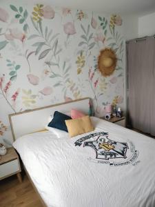 Maisons de vacances Nid douillet a l-oree des bois a 20 min du circuit des 24h du Mans : photos des chambres