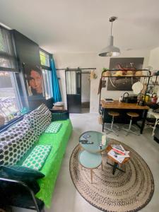 maisonnette jacuzzi spa extérieur chauffé 5mn Lille