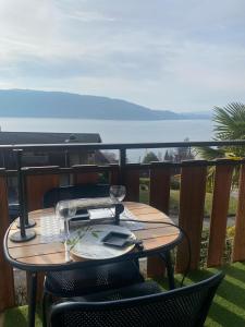 Appartements La lumiere du lac, duplex avec vue lac, parking : photos des chambres