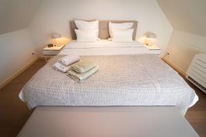 Luxurious residence with private parking