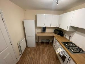 Miller House in Great location - Sleeps 14! Perfect for contractors