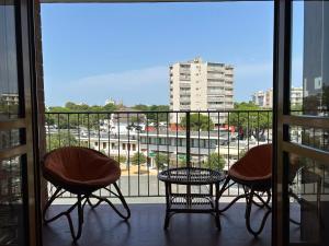 Ampio appartamento in centro con vista - parcheggio gratuito e Wi-fi