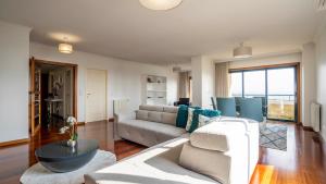 Seaside 3BR Flat in Póvoa by LovelyStay