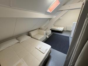 Charming 3P en attique Genève Veyrier Salève