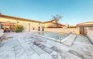 Pet Friendly Home In Nere