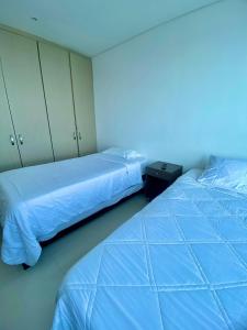 2P1-AL APARTAMENTO DE 2 ALCOBAS FRENTE AL MAR CON AIRE ACONDICIONADO Y WIFi