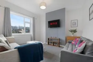 New! 2BR in The Crescent - Langley Park