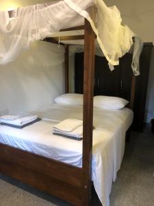 Hotel Paradiso,
