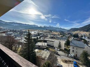 Appartement spacieux et lumineux avec balcon, idéal pour famille - FR-1-515-167