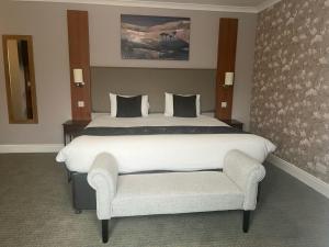 Wheatsheaf by Chef & Brewer Collection